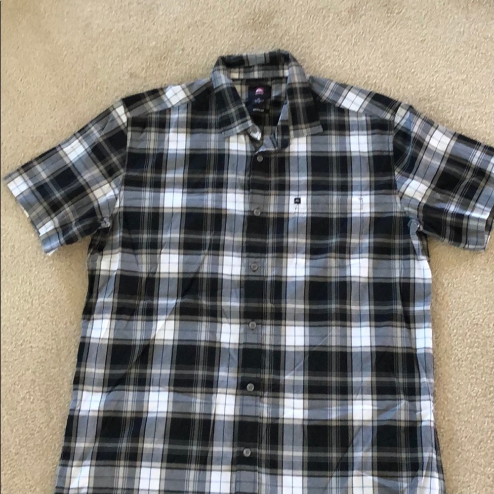 Men’s Quicksilver button down shirt